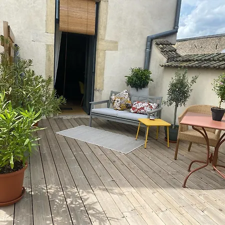 La Maison Cachee Bed & Breakfast 3*