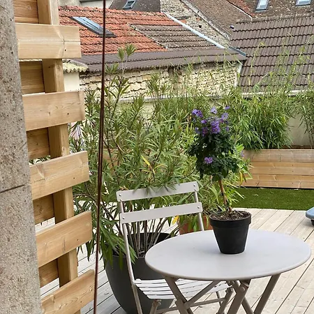 La Maison Cachee Couette-café