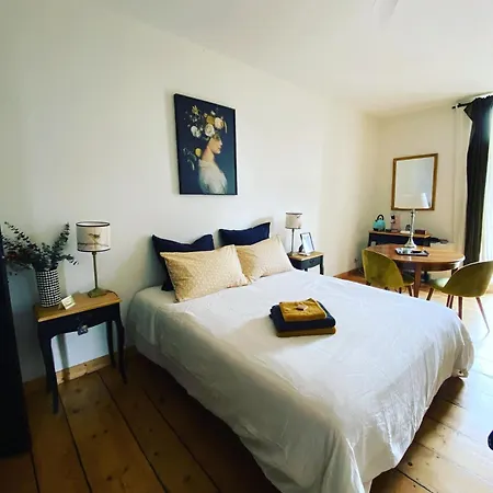 La Maison Cachee Bed & Breakfast *
