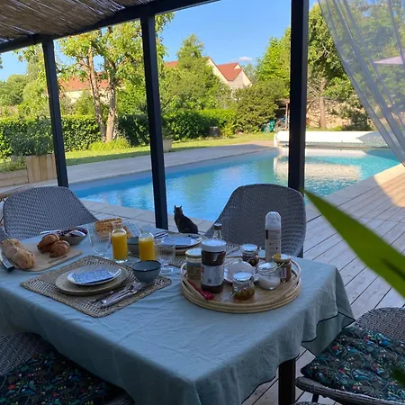 La Maison Cachee *