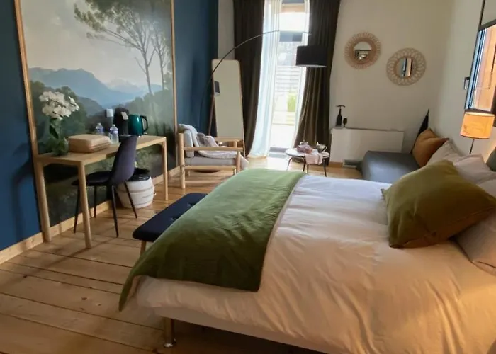 Bed & Breakfast La Maison Cachee