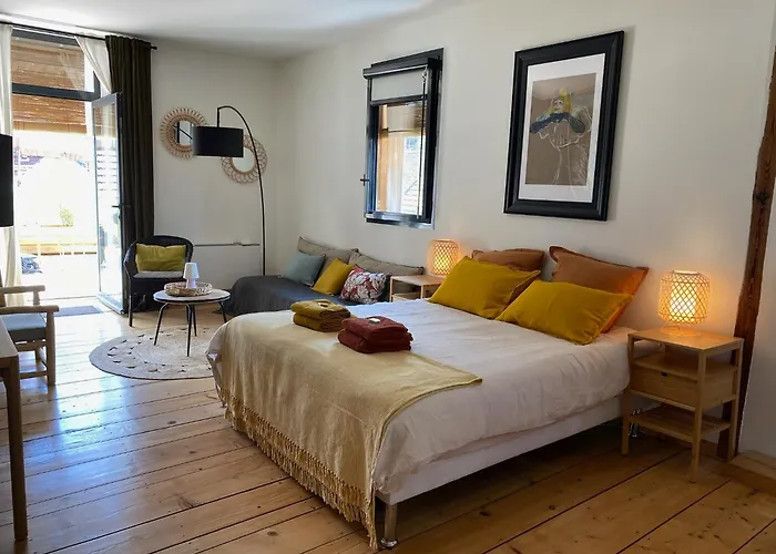 La Maison Cachee Oda ve Kahvaltı 3*