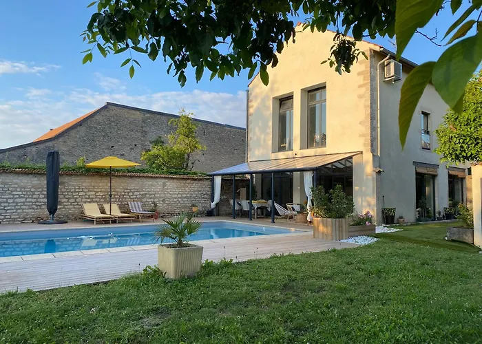 La Maison Cachee Oda ve Kahvaltı 3*